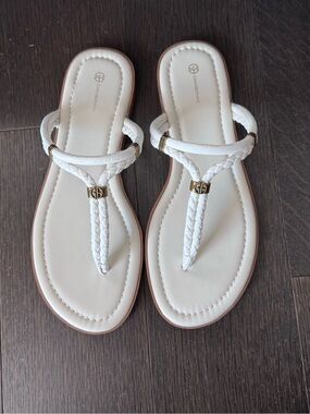 Giani Bernini White Braided T-Strap Slide Sandals with Gold Accents